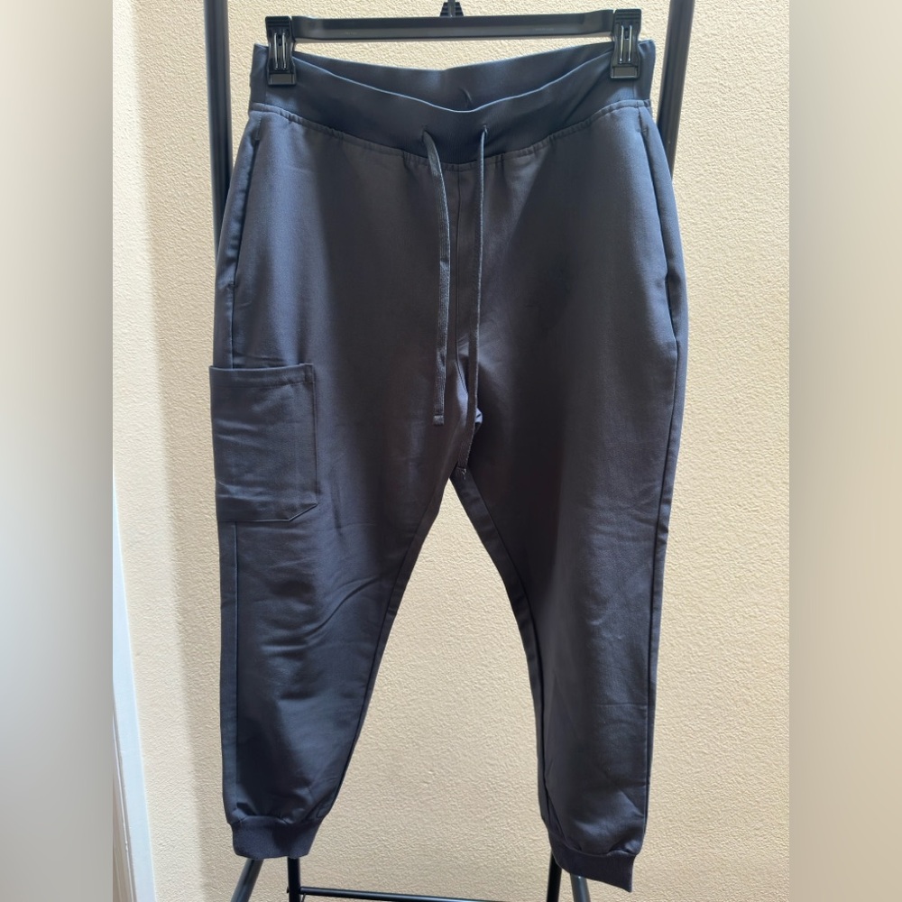 Mandala Women’s Scrub Jogger Pants in Petite Medium Pewter color